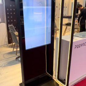 اجاره استند لمسی عمودی